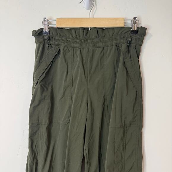 Athleta Women's Pants Trekkie High Rise Parachute Ripstop Greem 6 Athleisure - Picture 4 of 9